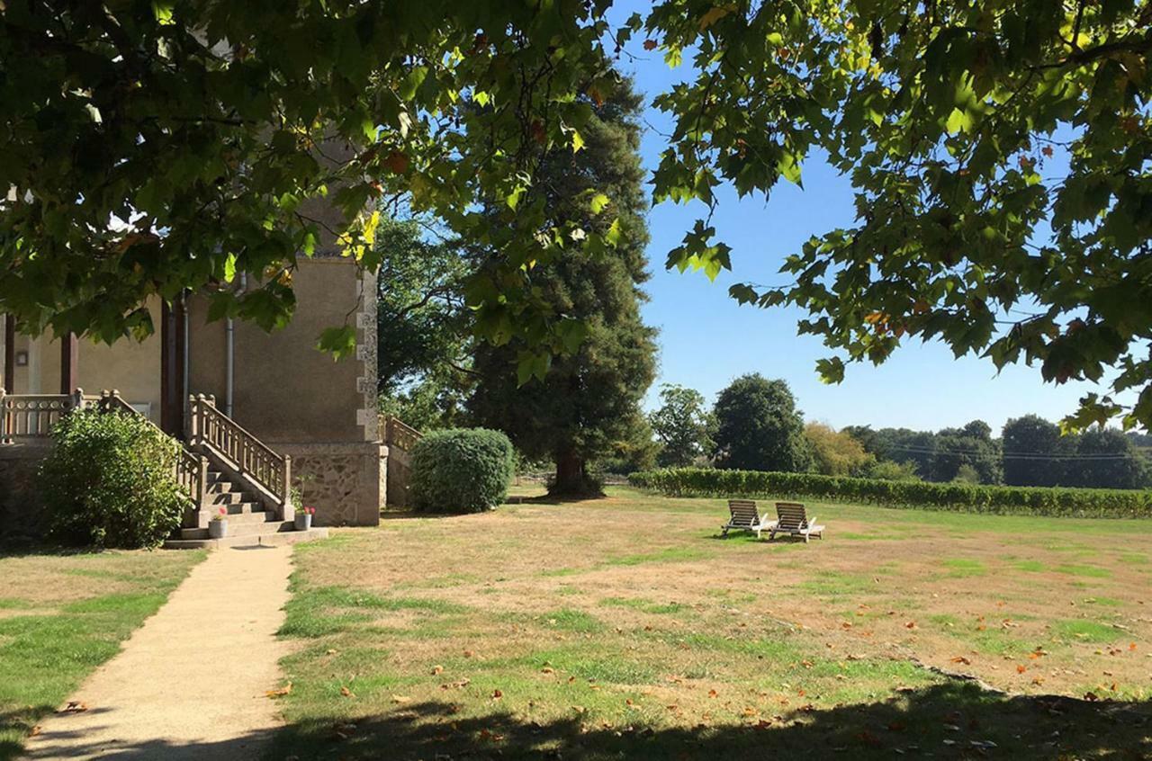 Chateau Breduriere Moutiers-sur-le-Lay Екстериор снимка