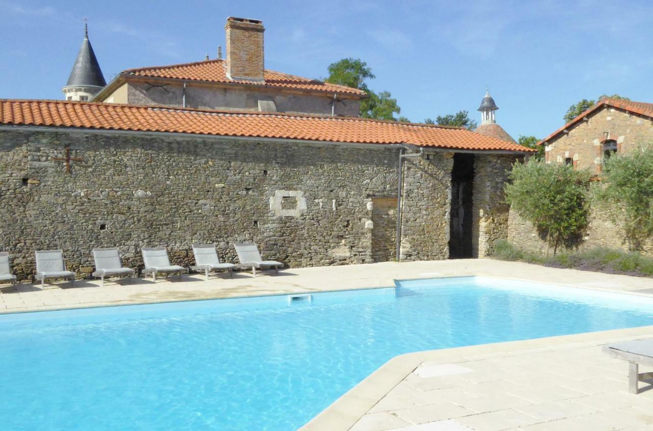 Chateau Breduriere Moutiers-sur-le-Lay Екстериор снимка