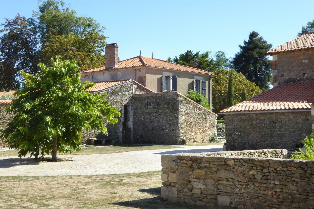 Chateau Breduriere Moutiers-sur-le-Lay Екстериор снимка