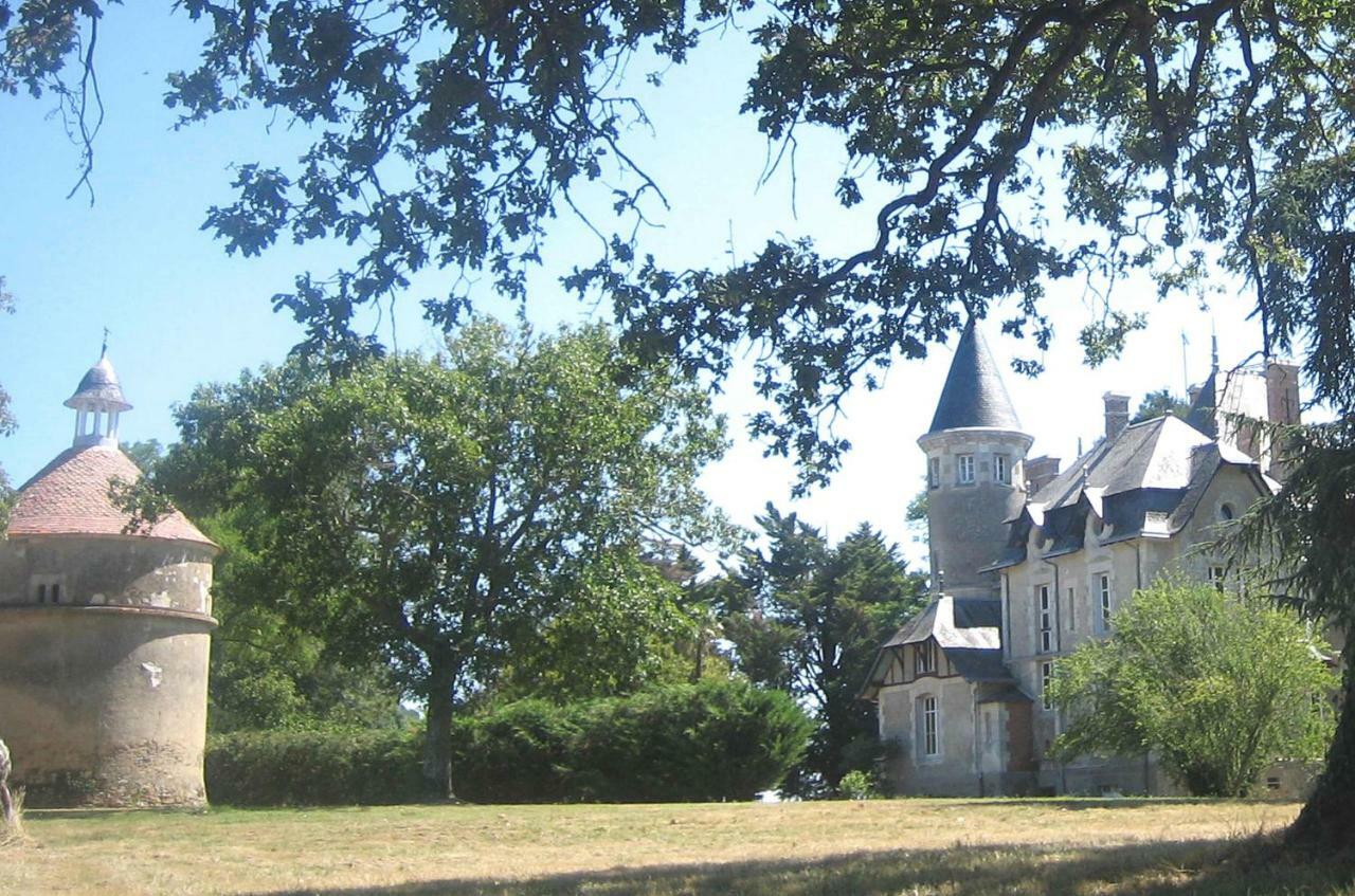 Chateau Breduriere Moutiers-sur-le-Lay Екстериор снимка